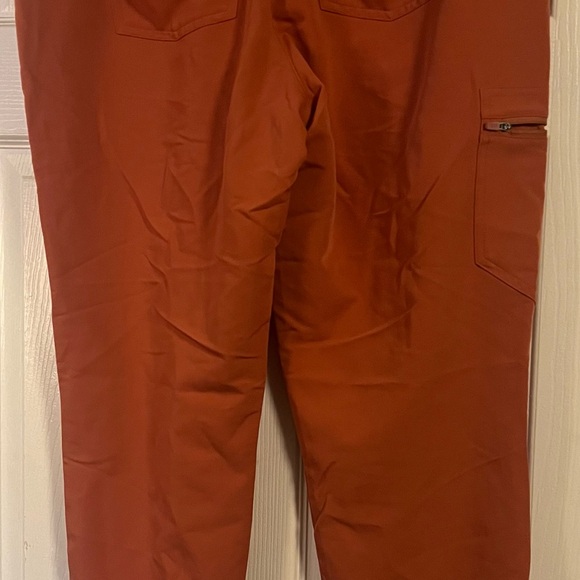 FIGS Scrub Top and Bottoms Terracotta NWOT - Picture 8 of 9